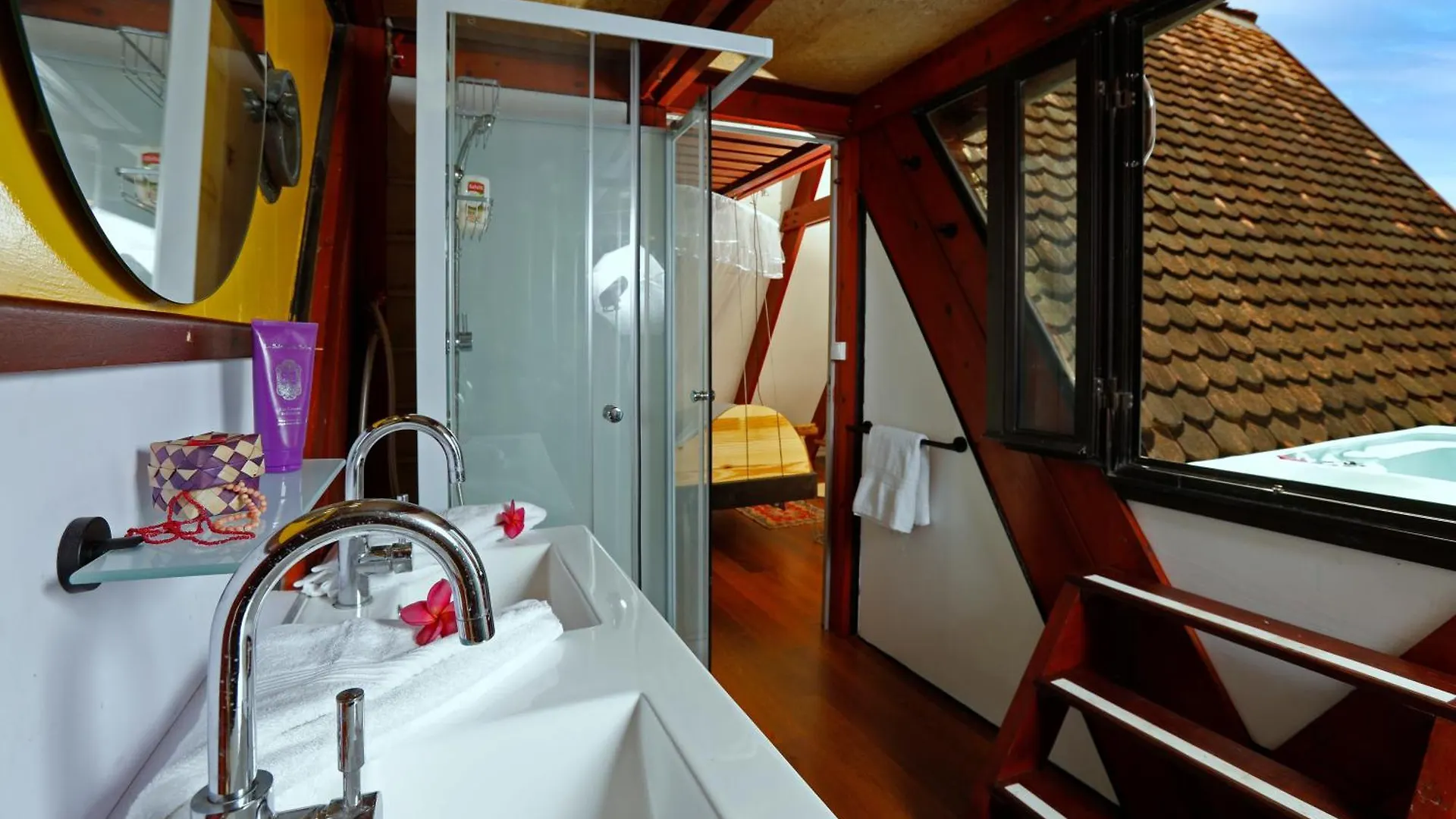 Villa La Baignoire Sur Le Toit Et Son Studio 9 A 10 Personnes La Trinite
